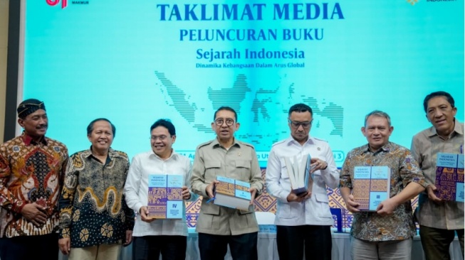 Kemenbud Luncurkan Buku Sejarah Indonesia, 5 Jilid Capai Ribuan Halaman