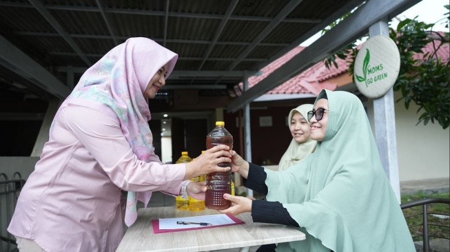 Kurangi Emisi Penerbangan, Bagaimana Pertamina Sulap Minyak Jelantah Jadi Bahan Bakar Pesawat?