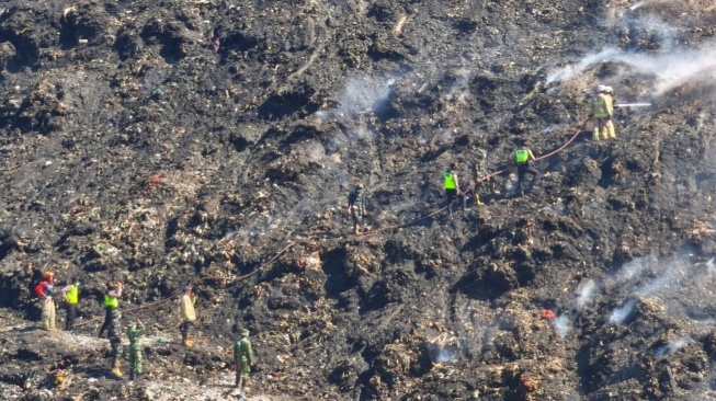 Usai Water Bombing, Respati Ardi Upayakan Modifikasi Cuaca untuk Padamkan Kebakaran TPA Putri Cempo