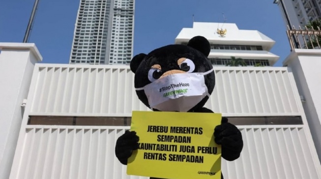 KBRI Kuala Lumpur Digeruduk, Warga Malaysia Desak Prabowo Buka Nama Perusahaan Terlibat Karhutla