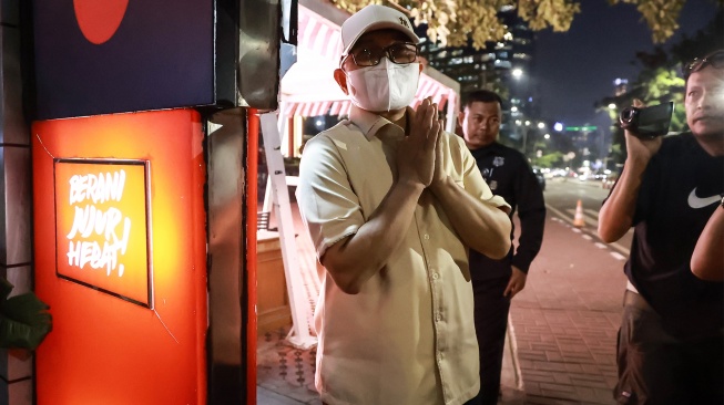 Ketua Komisi I DPRD Kota Bengkulu Bambang Hermanto berjalan usai menjalani pemeriksaan di Gedung Merah Putih KPK, Jakarta, Jumat (4/9/2026). [ANTARA FOTO/Dhemas Reviyanto/nym]