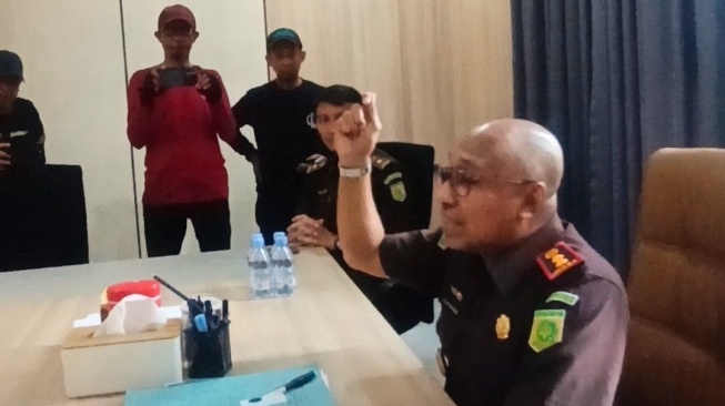 Dituduh Masuk Angin, Ini Janji Tegas Kajari Lutim Terkait Korupsi Seragam dan Ambulans
