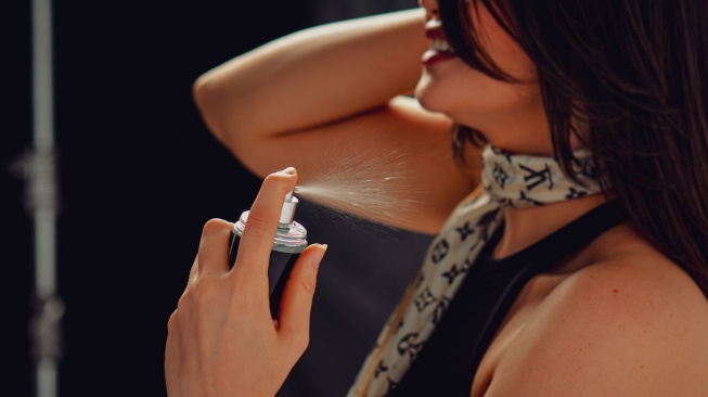12 Merk Parfum Lokal yang Wanginya Mewah dan Tidak Menyengat