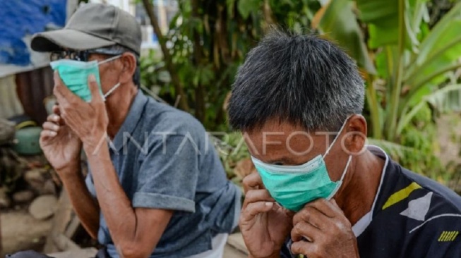 Perlu Perlindungan Ekstra! 3,3 Juta Lansia Berisiko Kena Dampak Abu Vulkanik Krakatau