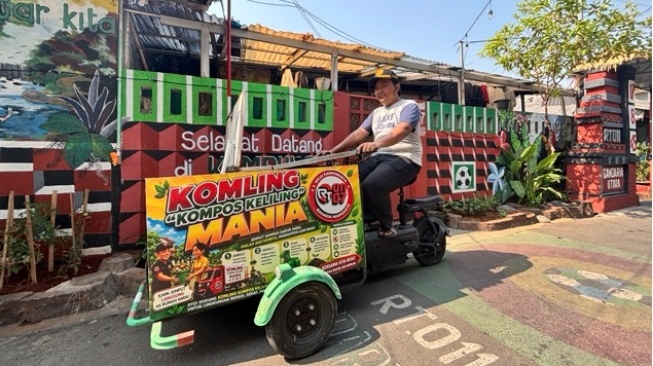 Dari Gang ke Gang, Komling Jemput Sampah Organik Warga Gandaria Utara