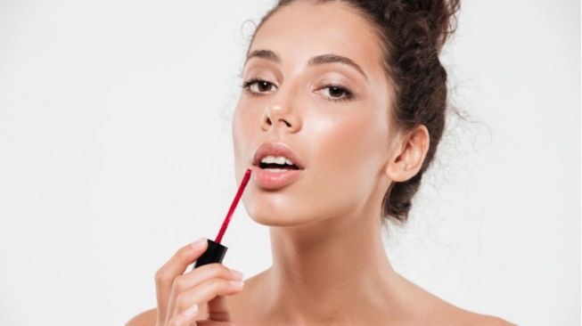4 Lip Tint Peptide Lokal di Bawah 100 Ribu: Bikin Bibir Plumpy Anti-Kering!