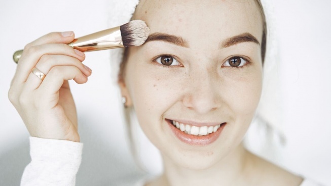4 Rekomendasi Translucent Pressed Powder untuk Kunci Concealer, Lengkap Review dan Harga