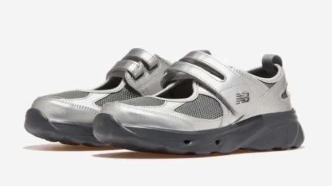 New Balance Breeze SD2202.