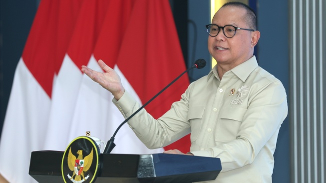 Menteri Pelindungan Pekerja Migran Indonesia (P2MI), MukhtarudinKementerian P2MI terus memperkuat sinergi dengan pemerintah daerah, kementerian/lembaga, dunia pendidikan, lembaga pelatihan, dunia usaha, hingga perwakilan RI di negara penempatan. (Dok: Kementerian P2MI)