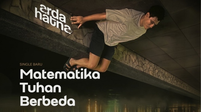 Arda Hatna tengah bersiap merilis lagu terbaru berjudul "Matematika Tuhan Berbeda". Lagu ini untuk menemani orang-orang yang merasa lelah dengan kehidupan. [Ferry Noviandi/Suara.com]