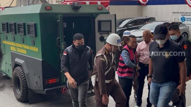 Eks Jaksa Agung Muda Tindak Pidana Khusus (Jampidsus) Febrie Adriansyah, kembali diperiksa oleh Tim 9 Kejaksaan Agung. (Suara.com/Faqih)