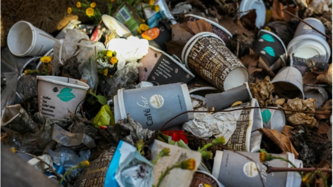 Bersih-Bersih Sungai Tak Cukup Jika Keran Plastik Terus Mengalir