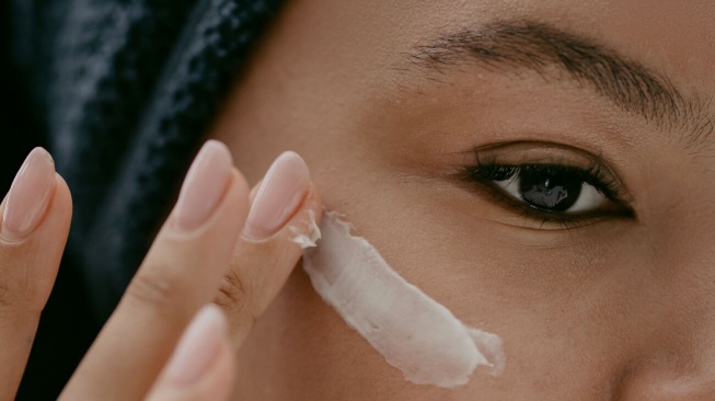 5 Manfaat Utama Menggunakan Krim Malam Sebelum Tidur untuk Wajah