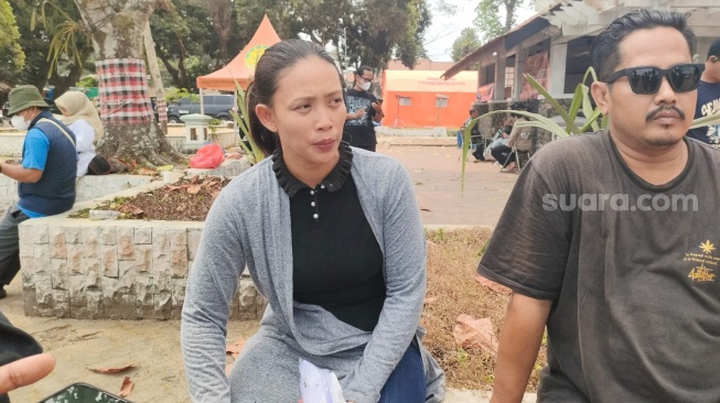 Harap-Harap Cemas Keluarga Korban Hilang di Krakatau, Isak Tangis Pecah di Posko Pencarian
