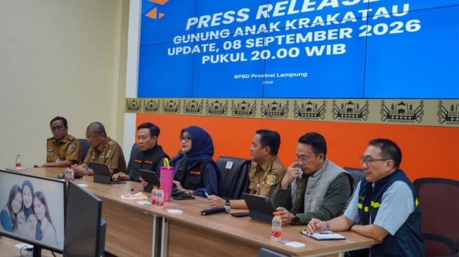 Gunung Anak Krakatau Kembali Bergejolak, Sekolah Daring di Lampung Dilanjutkan