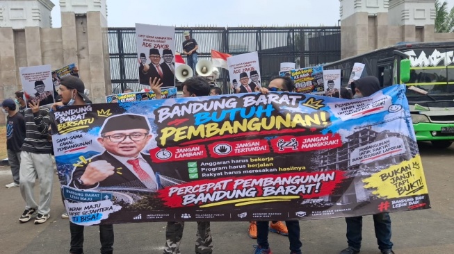 Muak Kondisi Pemerintahan dan Pembangunan, Warga Kabupaten Bandung Barat Ngadu ke Jakarta
