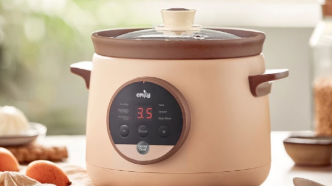 Emily Slow Cooker Claypot 1.5L. [Shopee]