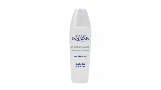 Skin Aqua UV Sunscreen Whitening Milk SPF 50 PA++++ (Shopee)