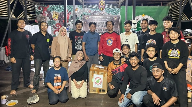 Posko Solidaritas Rakyat Borneo Salurkan 8.260 Masker untuk Warga Terdampak Asap Karhutla