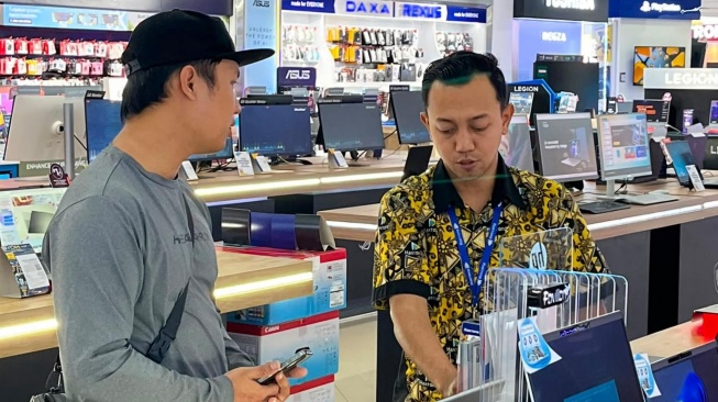 Belanja Elektronik Makin Mudah via Online, Ini Alasan Konsumen Masih Datang ke Toko