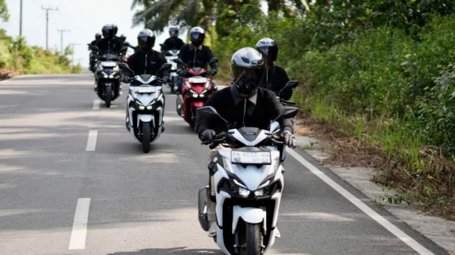 Berkendara Tetap Nyaman Saat Hujan Abu dan Asap, Simak Tipsnya (Dok. AHM)