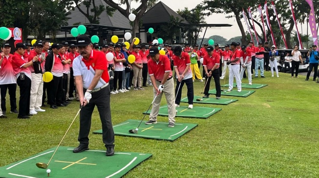 Bakar Semangat Juang, Plt Ketum PPAD Turun Langsung Kawal Atlet Golf di Surabaya (Ist.)