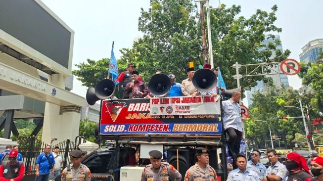 Buruh Gugat Aturan Cipta Kerja, Desak Pemulihan Hak Pesangon hingga Batasi Outsourcing