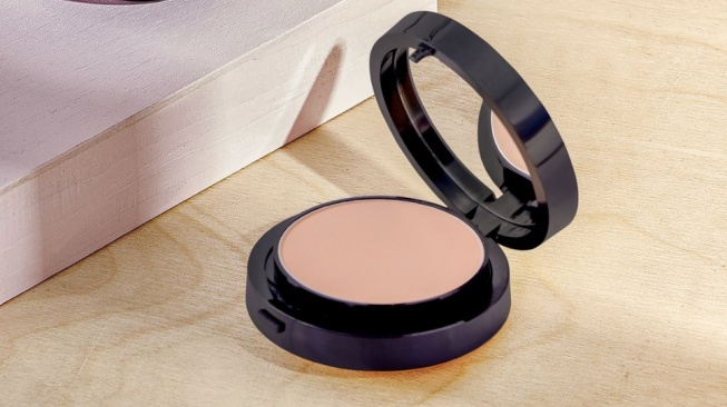 5 Rekomendasi Powder Foundation Terbaik untuk Kulit Berminyak, Matte dan Tahan Lama