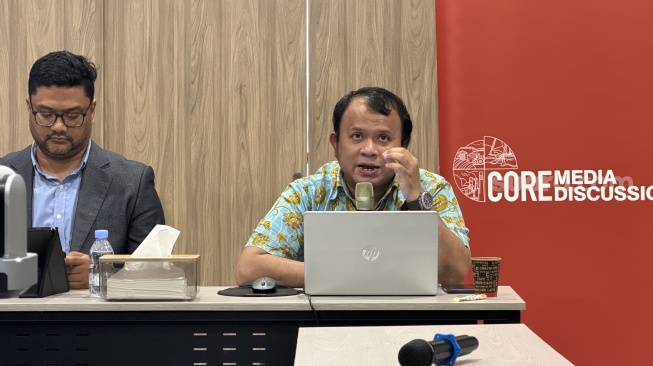 Tim Kajian Strategis CORE Indonesia, Yusuf Rendy Manilet dalam diskusi yang digelar di Kantor CORE Indonesia, Jakarta, Kamis (10/9/2026). [Suara.com/Dicky Prastya]