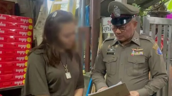 Polisi Temukan Uang Rp1,9 M di Rumah Sika Ae Wanita di Video Viral Biksu Thailand