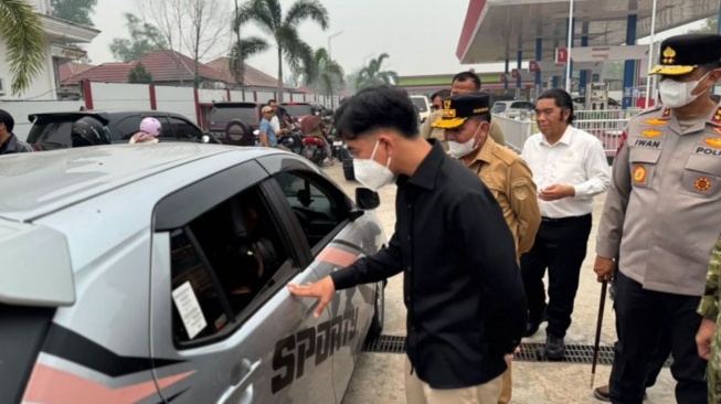 Antrean BBM Mengular di Palangka Raya, Gibran: Maaf, Ya