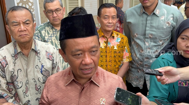 Harga Minyak Dunia Tembus 108 Dolar AS, Bahlil: Ini Sesuatu yang Berat!