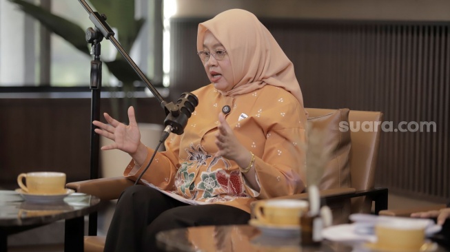 Ketua Global Anti-Scam Alliance (GASA) Chapter Indonesia, Reski Damayanti dalam DeppTalk Podcast Suara.com di Jakarta, belum lama ini. [Suara.com/Alfian]
