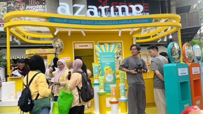 Azarine Gandeng Nailong Hadirkan Sun-Block di Blok M, Ada Sunscreen Gratis