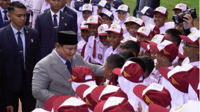 Stop Sikap Overproud: Pejabat Bukan Raja, Kenapa Masih Disambut Berlebihan?