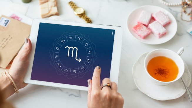 6 Zodiak yang Paling Pintar Mengelola Keuangan dan Hobi Investasi
