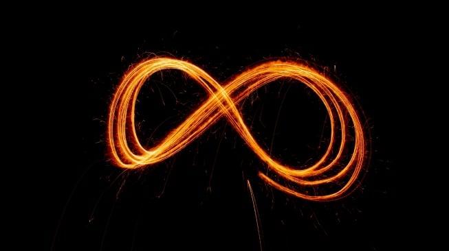 ilustrasi simbol infinity (magnific)