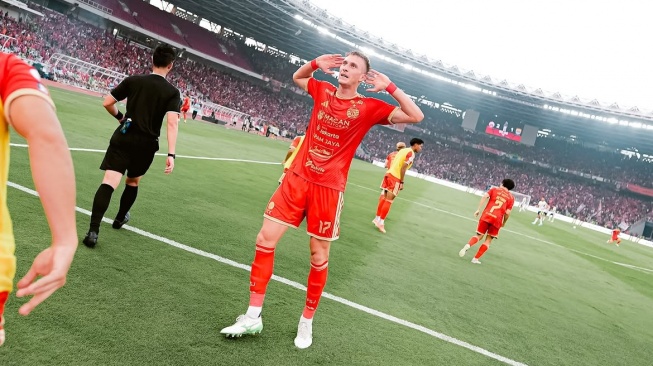 Ada cerita unik dari pahlawan Persija Jakarta, Ivan Mamut saat menang dramatis melawan Persib Bandung. [Instagram Ivan Mamut]