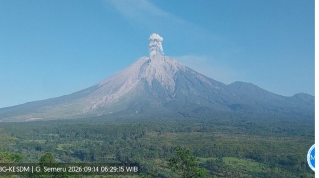 Semeru Erupsi 3 Kali dalam 3 Jam, Letusan Tertinggi Capai 1.000 Meter