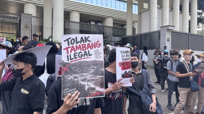 Massa Geruduk Kejagung, Tuntut Transparansi Penegakan Hukum Tambang Batu Bara di Kaltim