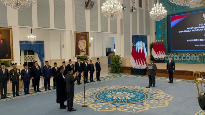 Presiden Prabowo Subianto melantik Suahasil Nazar sebagai Menteri Keuangan menggantikan Purbaya Yudhi Sadewa. (Suara.com/Novian)