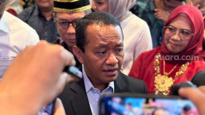 Bahlil Ungkap Biang Kerok Antrean BBM Subsidi, Soroti Mobil Pajero