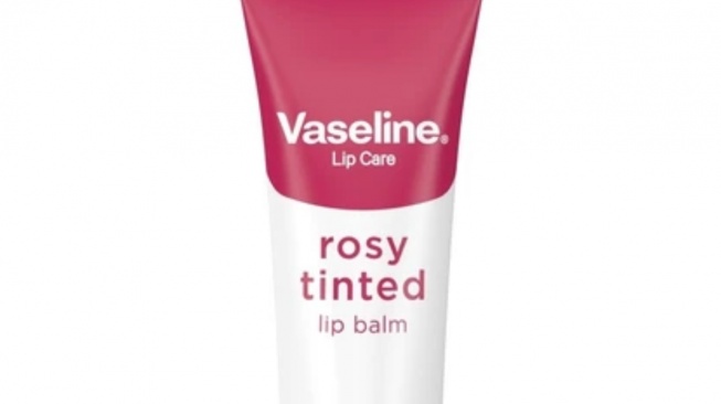  Vaseline Lip Care Rosy Tinted. [Shopee]