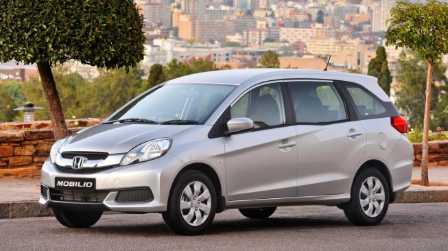 Honda Mobilio. (Drive Place)