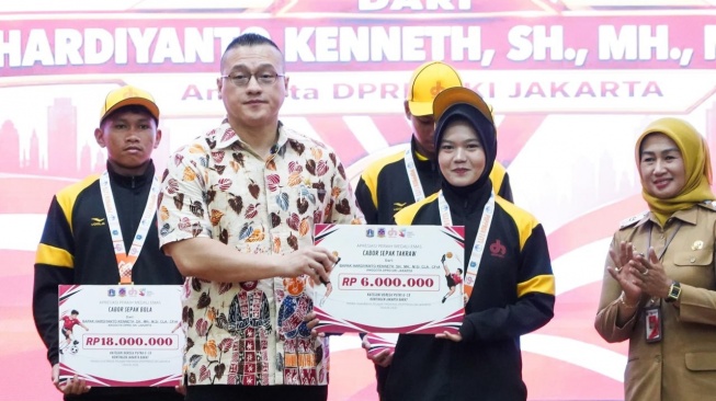 Juara Umum Popprov DKI 2026, Atlet Pelajar Jakarta Barat Diguyur Bonus