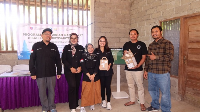 Menyambung Cerita Desa Pidpid Lewat Kemasan Jamur Ramah Lingkungan