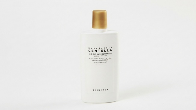 SKIN1004 Madagascar Centella Air-Fit Suncream Plus