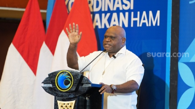 Natalius Pigai Tegaskan Tak Takut Kena Reshuffle: Bangun Bangsa Harga Mati