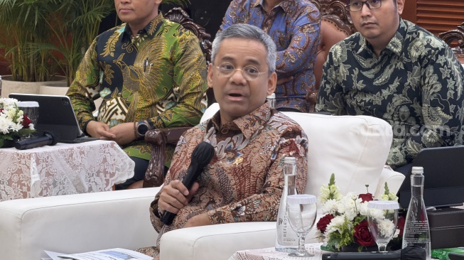 Menkeu Suahasil Puji Kinerja Bea Cukai Usai Sita 1,1 Miliar Batang Rokok Ilegal