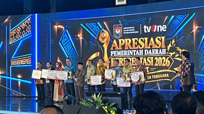 Mendagri Beri Penghargaan untuk Empat Kategori Pelayanan Daerah Regional Maluku dan Nusa Tenggara